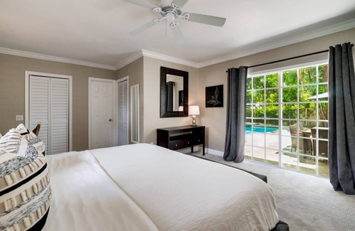 North Bay Village Cottage | Hidden Miami Gem w/ Pool, BBQ & Minutes to Beach!