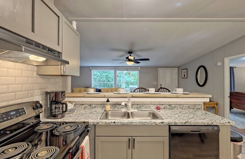 Wiley House | Hidden, Modern Cozy Cottage, Fire Pit, & Grill