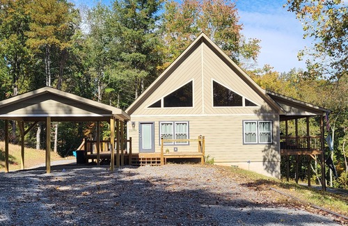 Morganton House | Hidden Oasis a home built for privacy & relaxing
