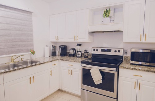 Golden Gate House | Hidden Oasis Sanctuary Private Parking 15min to Beach