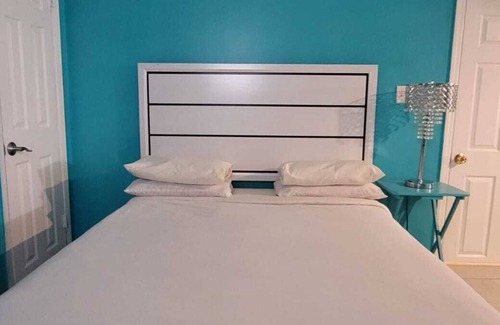 Hempstead Apartment | Hidden Oasis w/B&B option....