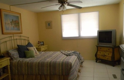 Key Largo Village House | Hidden Paradise, with brand new Jacuzzi