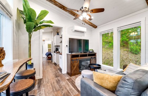 Franklin House | Hidden Pines Stunning Tiny Home