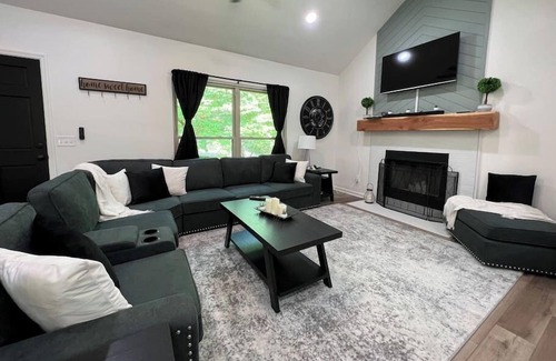 Kingston Springs House | Hidden Pond - 4 bedroom oasis