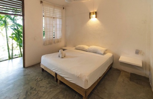 Santa Maria Hotel | Hidden Port Vhouse
