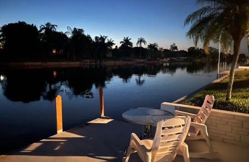 Fort Myers House | Hidden Secret Waterfront Retreat