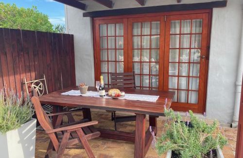 Betty's Bay Apartment | Hidden Stream Cottage