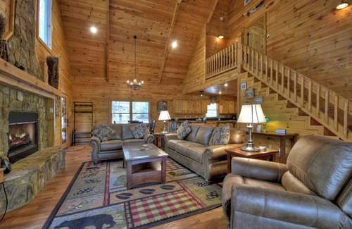 Copperhill Cabin | Hidden Tranquility | Fire Pit | Hot Tub | Pool Table