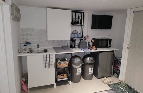 Gillingham Apartment | Hidden Treasure- 2 Beds Sleeps 3 Gillingham
