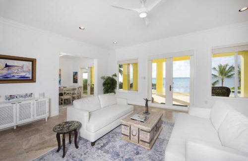 Breakers House | Hidden Treasure & Guesthouse by Grand Cayman Villas & Condos