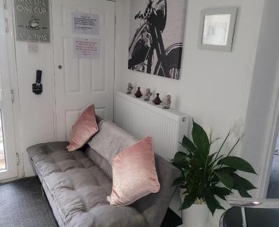 Gillingham Apartment | Hidden Treasure-Netflix and Wi-Fi-Basement flat