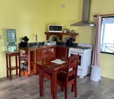 Caye Caulker House | Hidden Treasure Vacation Home Moodyblue Cottage