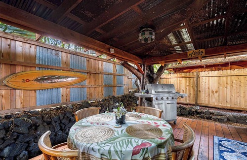 Kahaluu Bay Cabin | Hidden tree house - at the Jungle Hale