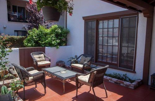 North Hollywood House | Hidden Weekend Getaway In Noho