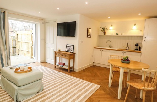 Weymouth Cottage | Hide-a-way