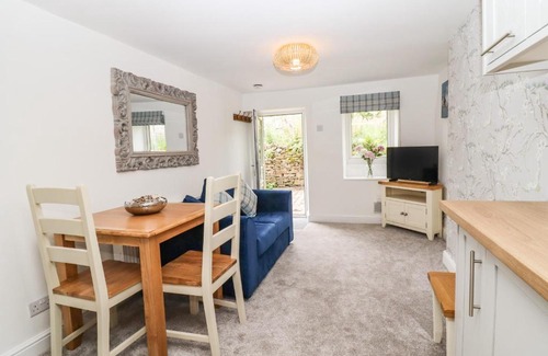Barnoldswick House | Hideaway Cottage