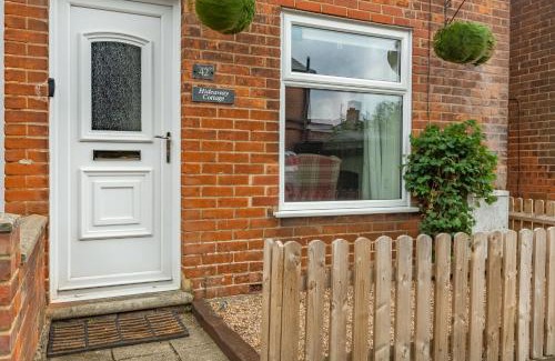 Leiston House | Hideaway Cottage