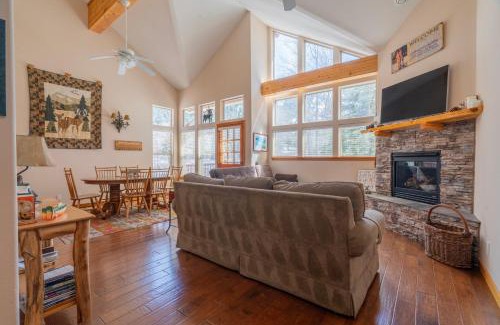 June Lake Apartment | Hideaway Down Canyon #101