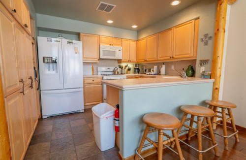June Lake Apartment | Hideaway Down Canyon #101