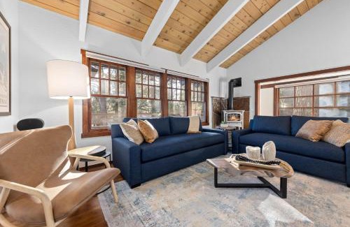 Dollar Point House | Hideaway in the Highlands - 4BR, Pet Friendly w Hot Tub - Minutes from the Lake & Tahoe City