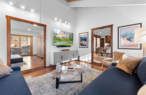 Dollar Point House | Hideaway in the Highlands - 4BR, Pet Friendly w Hot Tub - Minutes from the Lake & Tahoe City