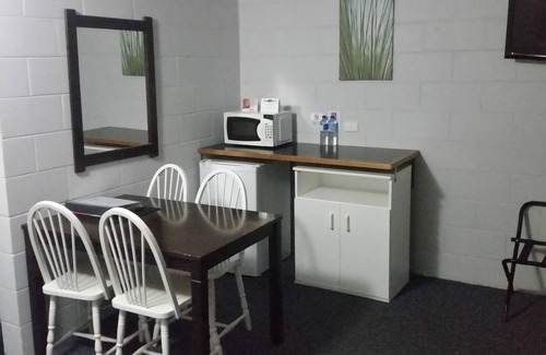 Armidale Hotel | Hideaway Motor Inn Armidale