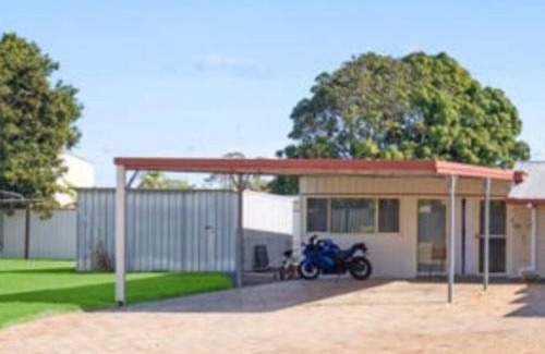 Urangan Apartment | Hideaway on King