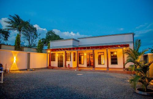 Arusha House | Hideaway Resort Homestay