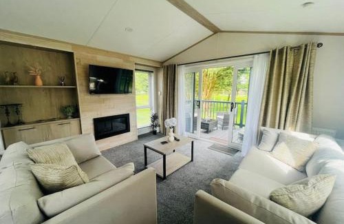 Allerthorpe House | Hideaway Retreat with Hot Tub