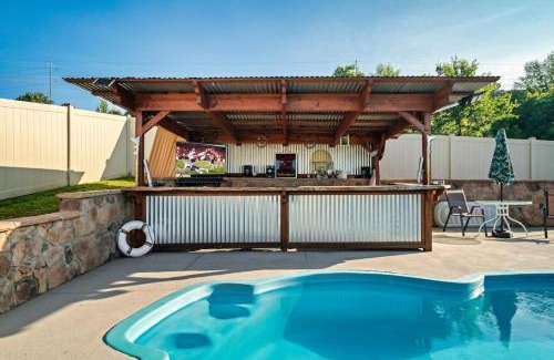 Kodak House | Hideout Haven Hot Tub Private Pool