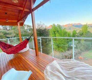 Goncalves Ski Chalet | Hidromassagem, Varanda e Vista Pedra do baú