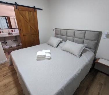 Goncalves Ski Chalet | Hidromassagem, Varanda e Vista Pedra do baú