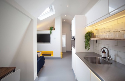 Bristol Old City Apartment | Higgihaus 26 Clare Street Aparthotel