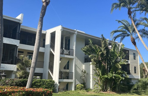 Cortez Condo | high and dry, no hurricane damage.