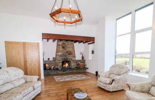 Whitstone Cottage | HIGH BARN, family friendly, character holiday cottage in Bude