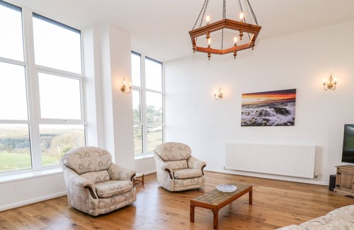 Whitstone Cottage | HIGH BARN, family friendly, character holiday cottage in Bude