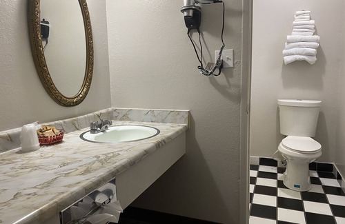 Tahoe Valley Hotel | High Country Lodge