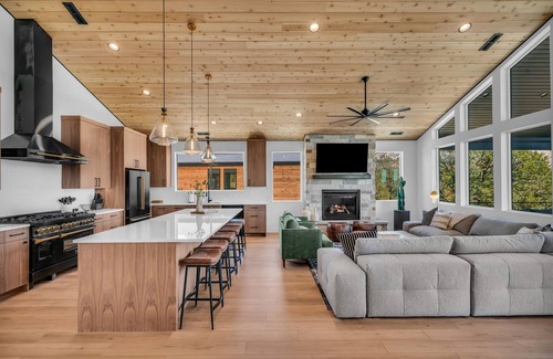 Orderville Cabin | High Desert Home | Modern Luxury Near Zion NP