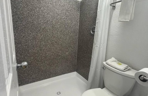 Hesperia Hotel | High Desert Inn