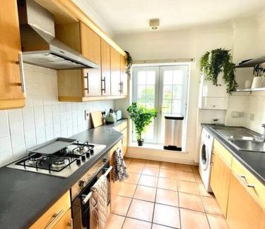 Chelmsford Apartment | High-End 2 Bed Maisonette in Beaulieu Park