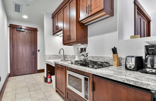 Empire Pass Condo | High-End Studio Condo in Empire Pass with Mountain Views. On-Site Hot Tub