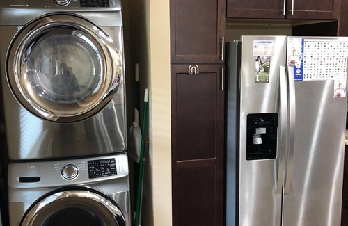 Auburn House | High End Townhouse 12 min walk to Campus and Downtown