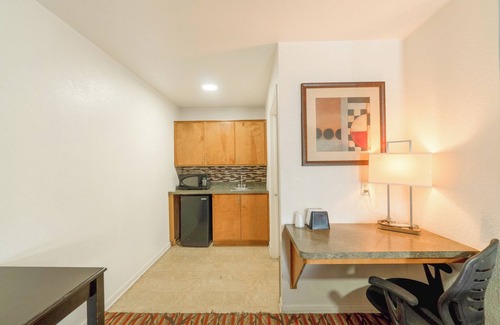 Killeen Hotel | High Five Inn By OYO Killeen
