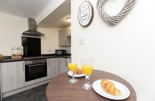 Eastgate Apartment | High Force-Apartment-Countryside view-Private Bathroom