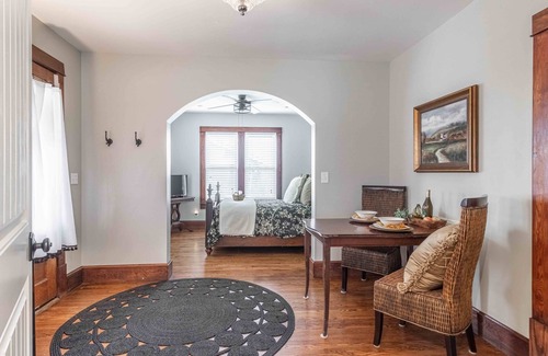Hohenwald Bed & Breakfast | High Forest Guesthouse B&B - Historic Downtown Hohenwald