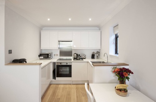 Botley House | High Hedges Apartments