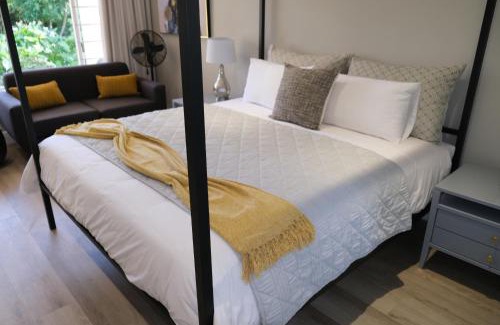 Constantia House | High Hedges Guest Suites Constantia