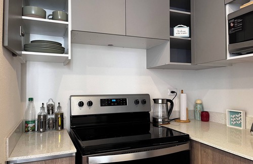 Zona 11 Apartment | High-Level Volcano View King Bed + FREE Pool/Gym