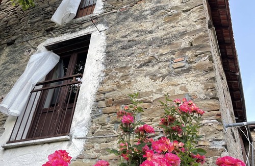 Orbregno House | HIGH MONFERRATO STYLE HOUSE IN STONE AMONG THE VINEYARDS
