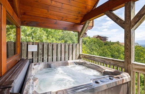 Gatlinburg - Pigeon Forge House | High Mountain Mist A Beautiful 4 Bedroom Cabin in Starr Crest Resort with hot tub and pool table